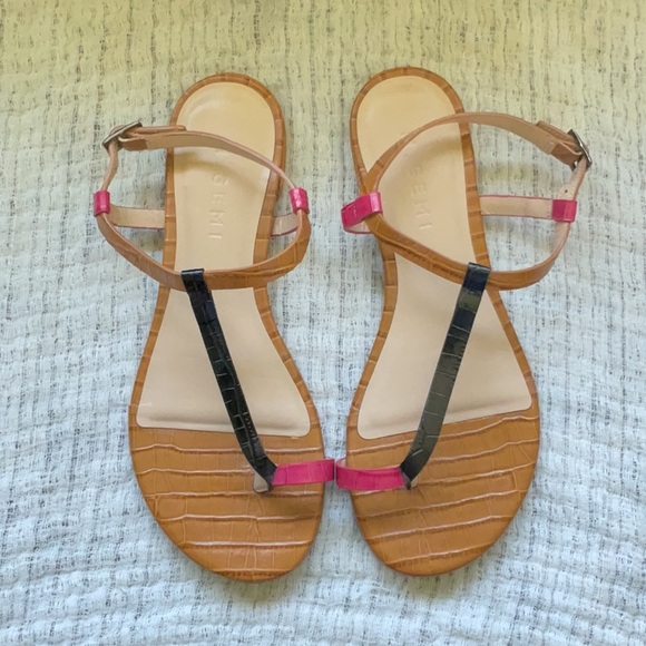 M. Gemi Shoes - M. Gemi Tan and Pink T-Strap Sandals